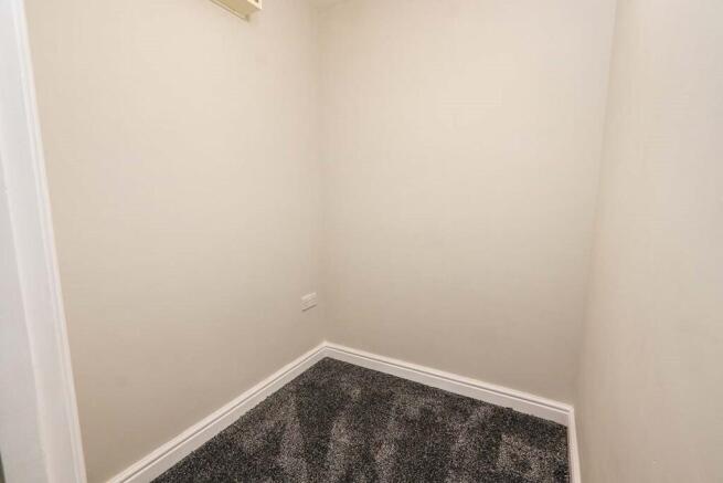 1 bed Apartment to rent Image 9