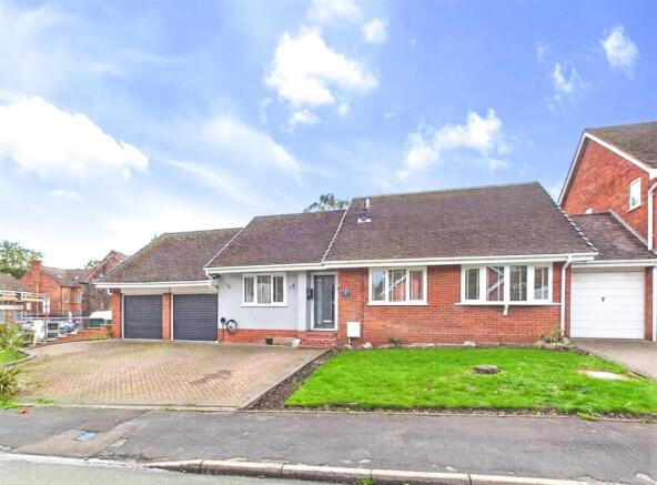 2-bed detached on Churchfields, Yoxall, Burton-On-Trent, £450,000