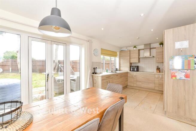 Kitche/Dining Area