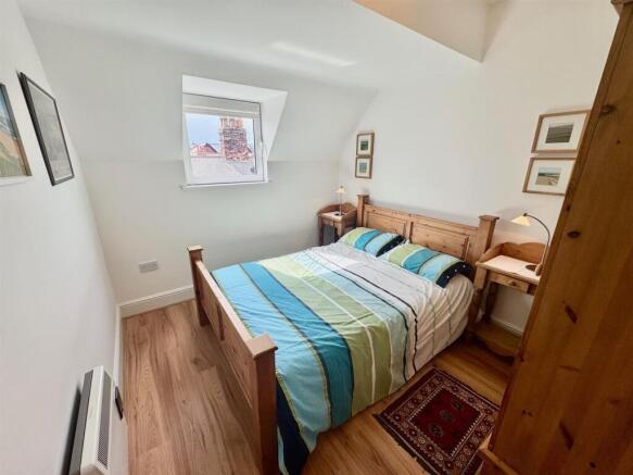 2 bed Flat for sale Image 10