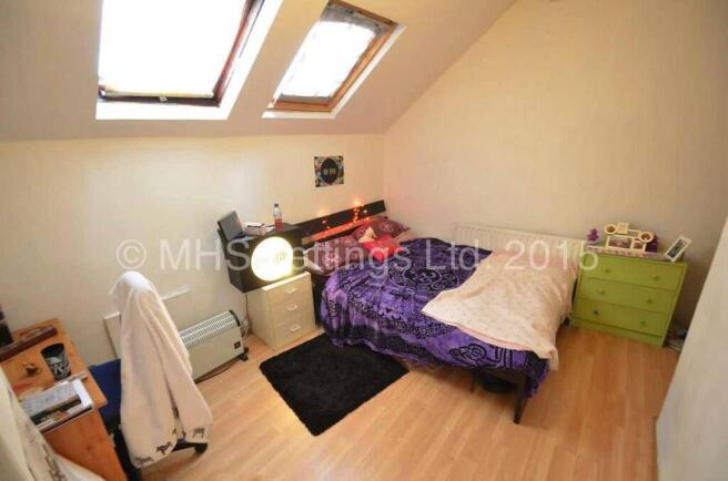 4 bed Terraced to rent Image 6