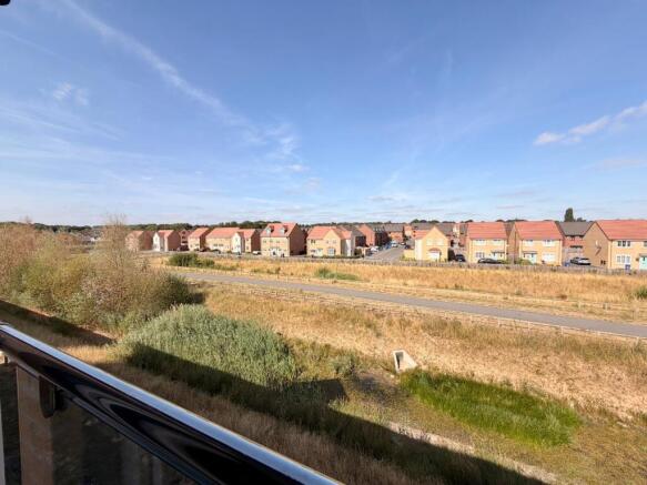 2 bed Flat to rent Image 10