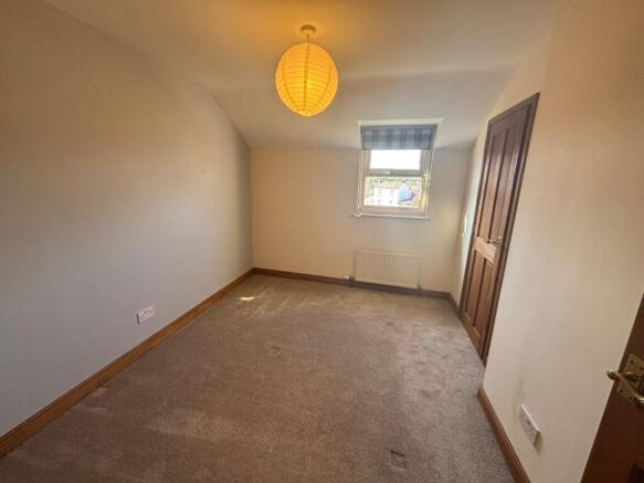2 bed Terraced to rent Image 4