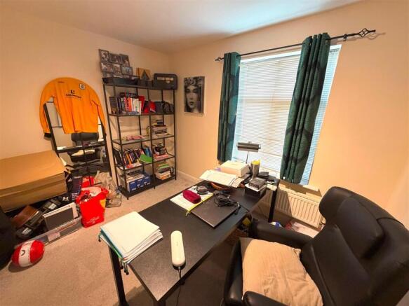 5 bed Detached to rent Image 12