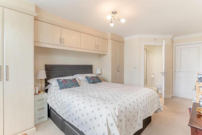2 bed Apartment for sale Image 9