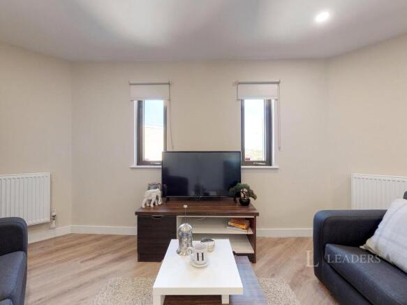 2 bed Flat to rent Image 5