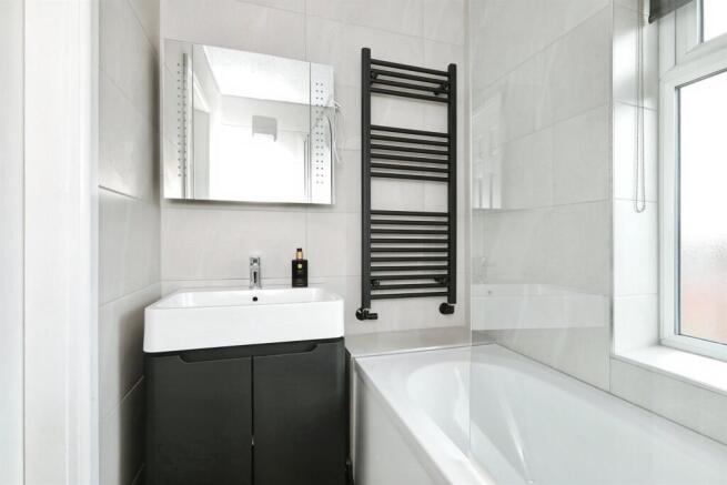 3 bed Semi-Detached for sale Image 10