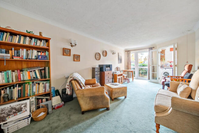 1395402-4-695b852...