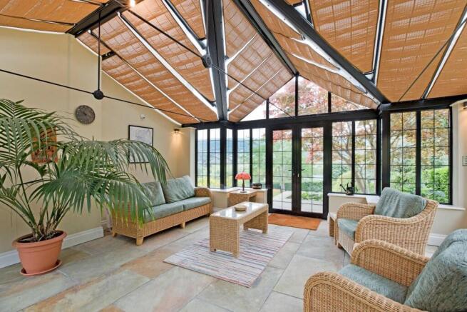 5 bed Detached for sale Image 5