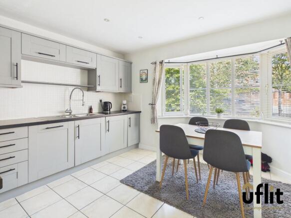 4 bed Semi-Detached for sale Image 4