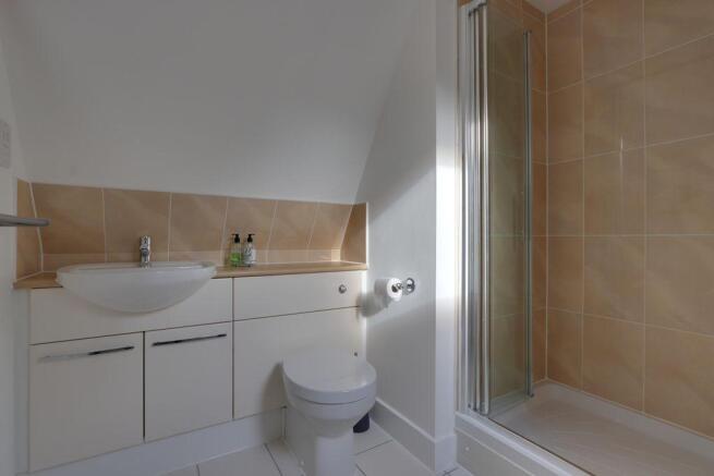 Ensuite to Bed 2