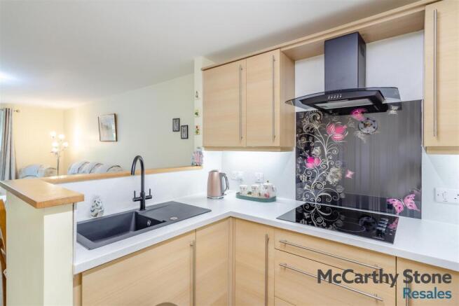 1 bed Apartment for sale Image 6