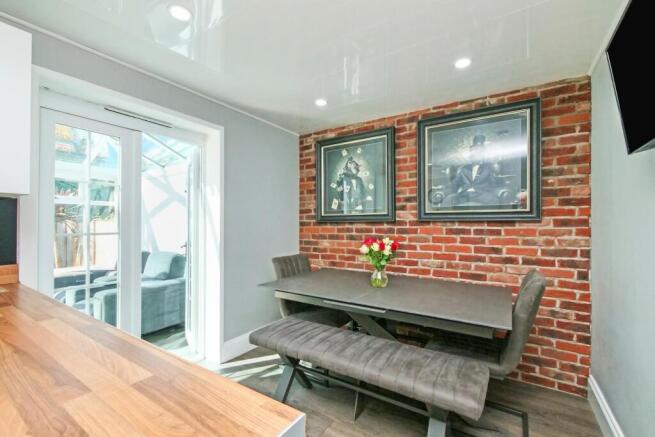 3 bed House for sale Image 8