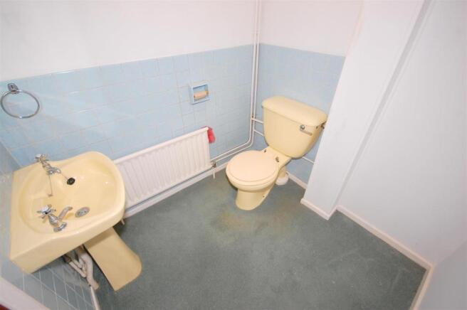 Cloakroom/Wc