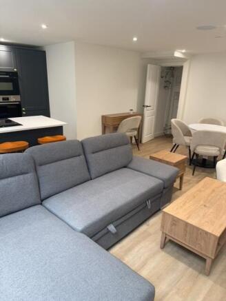 2 bed Duplex to rent Image 6