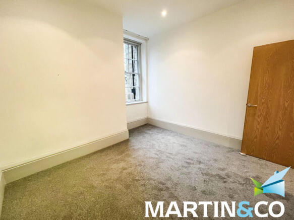 2 bed Apartment to rent Image 8