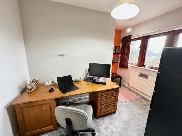 4 bed Detached to rent Image 12