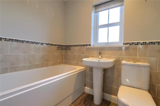 3 bed Semi-Detached to rent Image 7