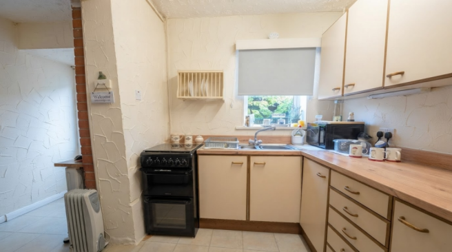3 bed Semi-Detached for sale Image 4