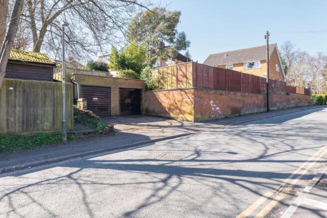 DOUBLE GARAGE