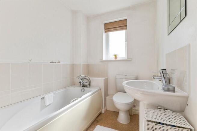 2 bed Apartment for sale Image 11