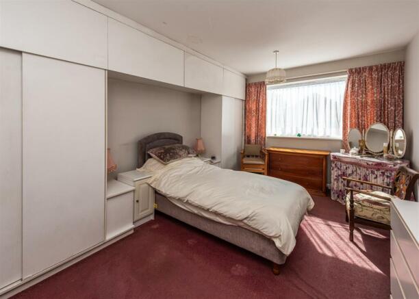 11 Romsley View-bed1.jpg