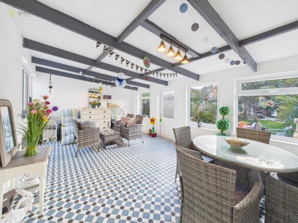 cam01698g0pr0166still009