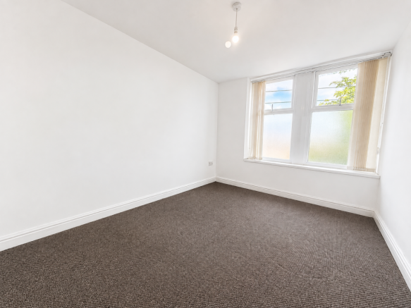 2 bed Flat to rent Image 4
