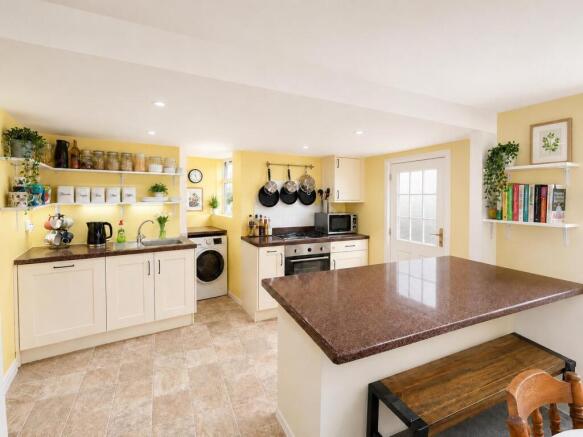 3 bed Terraced for sale Image 4
