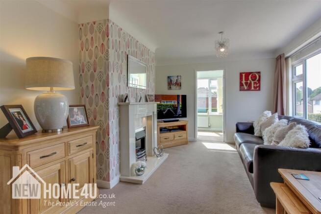 LOUNGE: