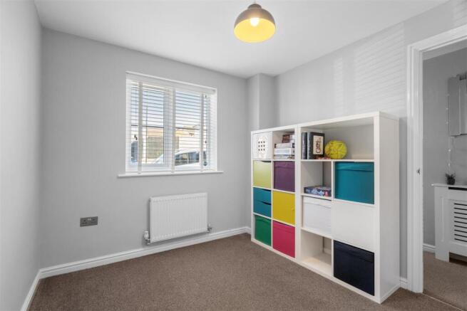 4 bed Detached for sale Image 8