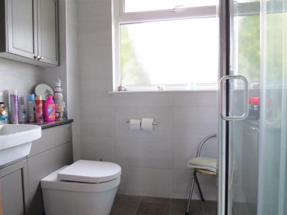 Shower Room: