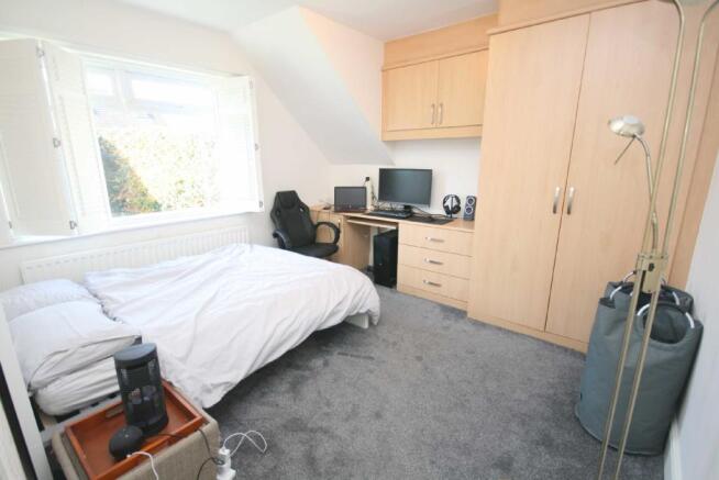 REAR DOUBLE BEDROOM