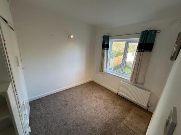 Small bedroom.jpg