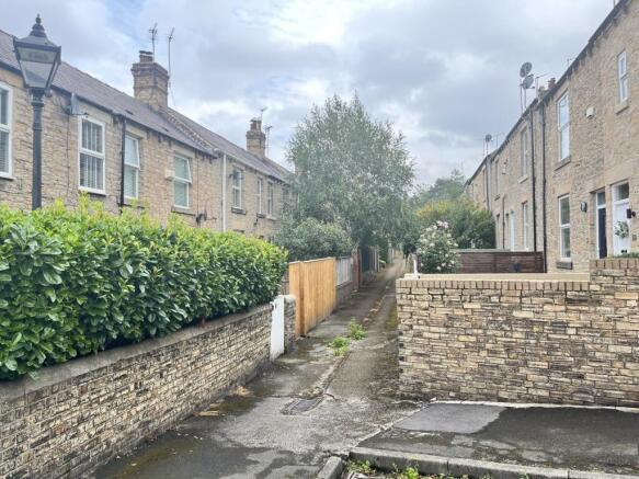 16 CHAPEL AVENUE, BURNOPFIELD, NEWCASTLE UPON TYN