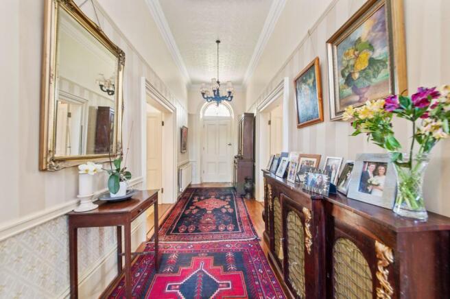 6 bed Detached for sale Image 5