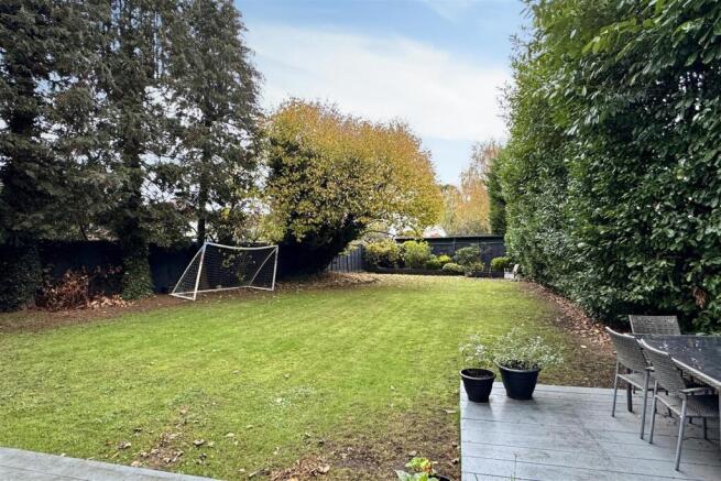 Farncombe, Godalming photo 4