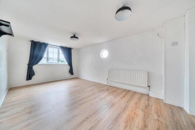 3 bed Detached for sale Image 8