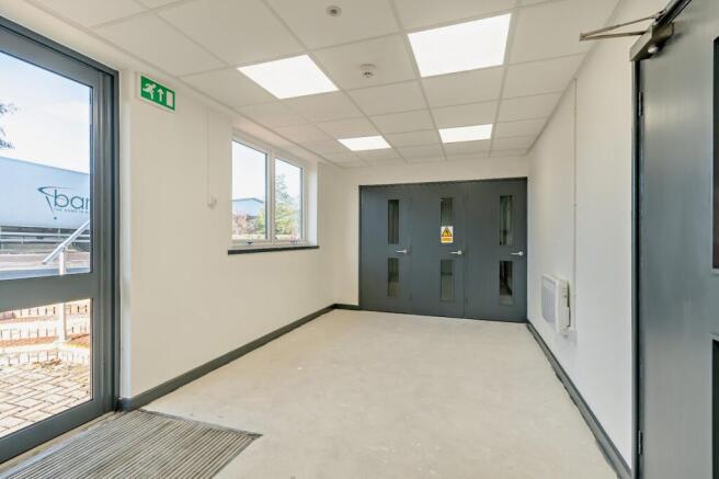 8668603-interior34-800.jpg