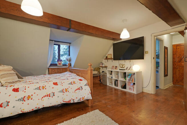 5 bed Barn Conversion for sale Image 12