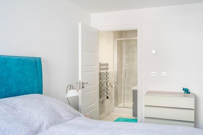 2 bed Apartment for sale Image 12