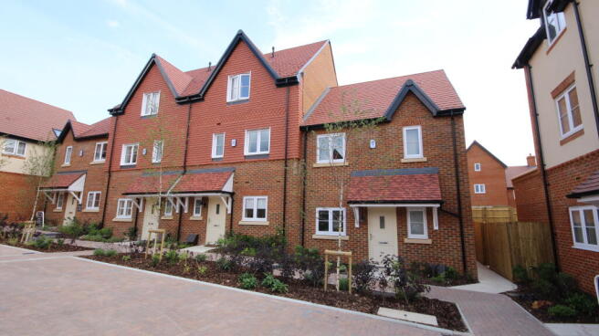 3-bed semi-detached on Buddery Close, Warfield, Bracknell, RG42, £525,000