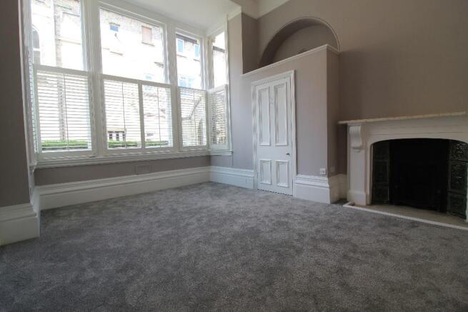 2 bed Apartment to rent Image 7