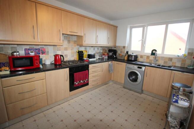 Kitchen 1.JPG