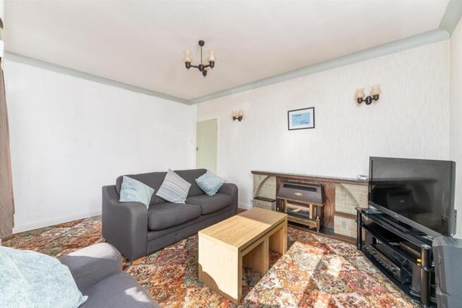 3 bed Semi-Detached for sale Image 8