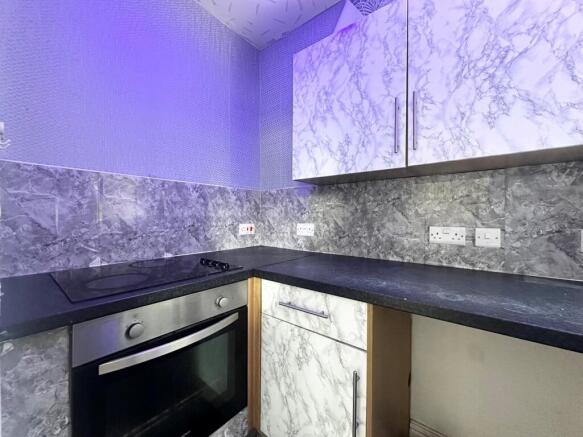 3 bed End of Terrace to rent Image 4