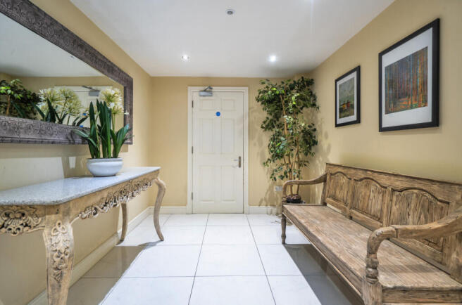 1320396-5-6870f8d...