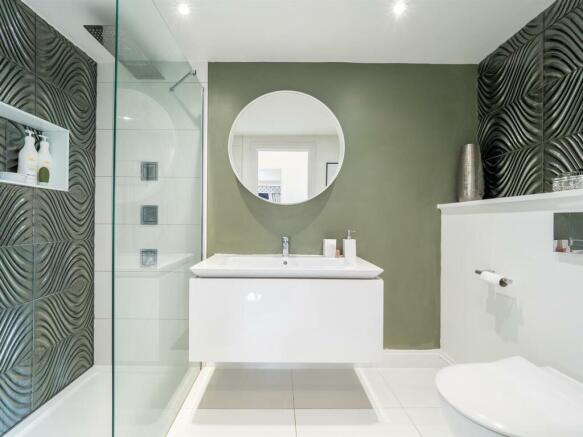 bed 2 ensuite