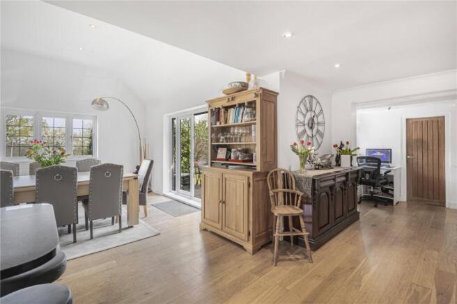 Kitchen/Dining Area
