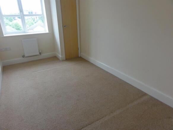 20-40 Lion Court Bed2.JPG